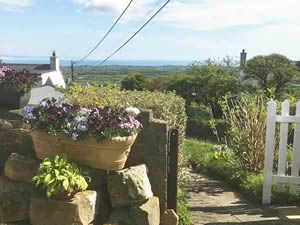 Organic Holidays - Arallt Holiday Cottage, Treddafydd Organic, Llithfaen, Pwllheli. LL53 6NT