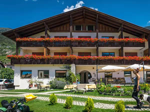Organic Holidays - Bio Landhotel Anna, Muhlgasse 13, 39028 Schlanders [BZ]. 