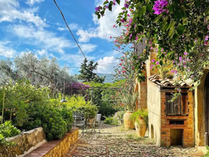 Organic Holidays - Casa Migliaca, Contrada Migliaca, 98070 Pettineo [ME]. 