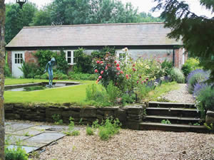 Organic Holidays - Cools Farm Cottages, Cools Farm, East Knoyle. SP3 6DB
