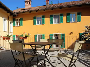 Organic Holidays - Fior di Farine, via Roma, 110, 12064 La Morra [CN]. 