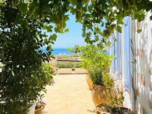Organic Holidays - Good Life Greece Eco Villas, 25 Thesea Street, Posidonia, Syro 84100. 