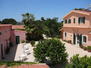 Organic Holidays - Agriturismo Limoneto, Via del Platano 3, 96100 Siracusa [SR]. 