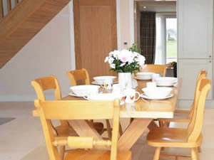 Organic Holidays - Maran Cottage, Village Farm, Sinderby, Thirsk. YO7 4JD